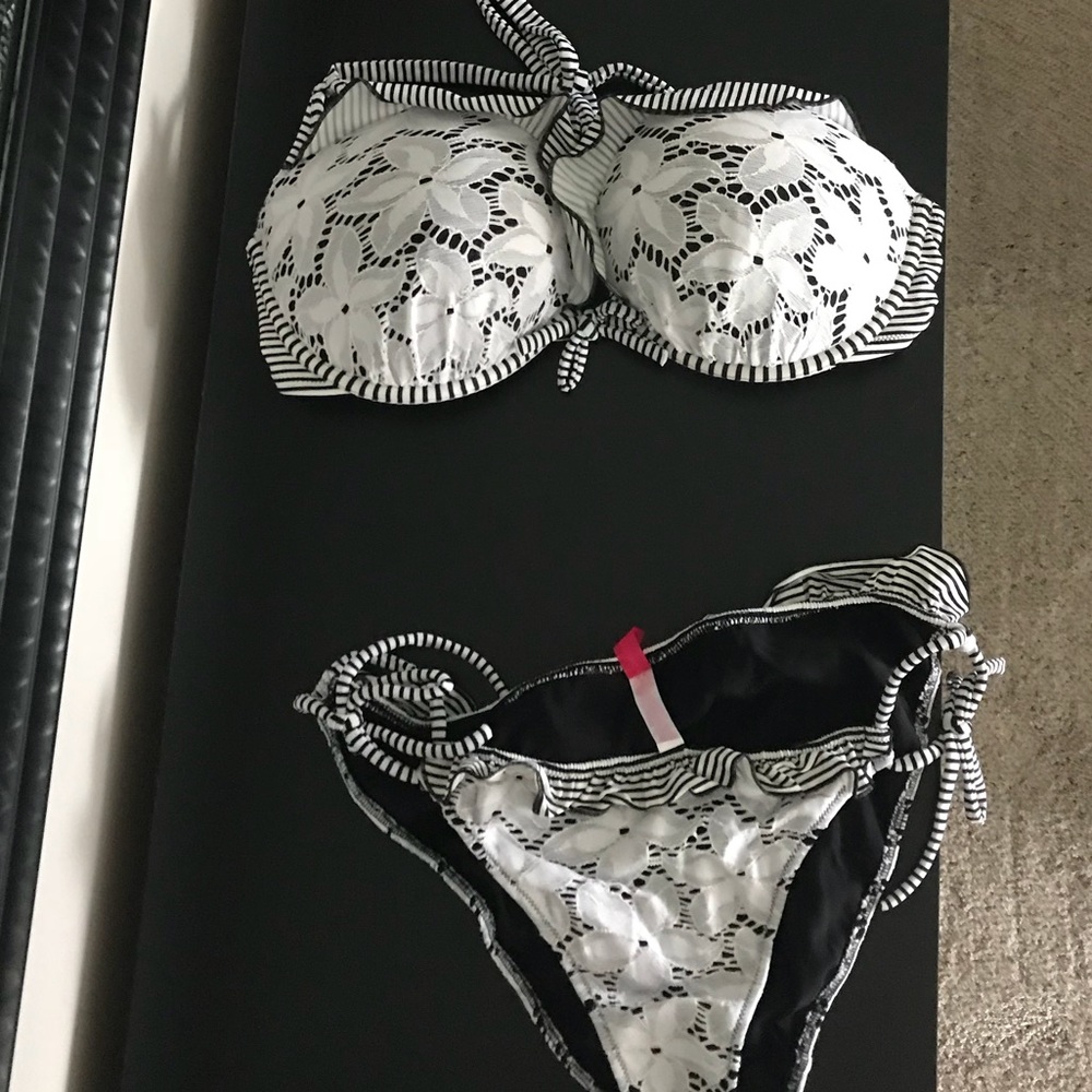 NWOT Victoria Secret bikini